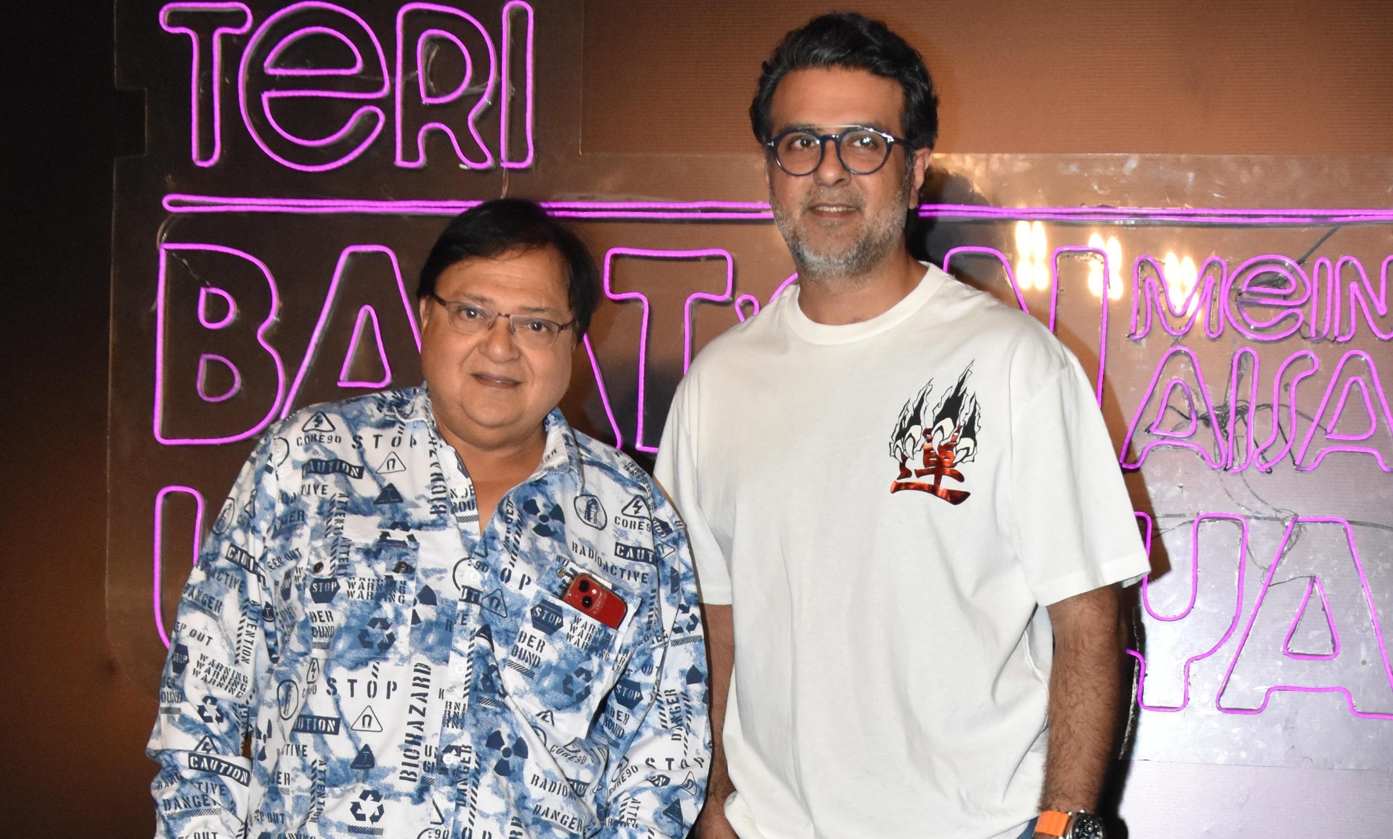 Actors Rakesh Bedi and Harman Baweja posed together at 'Teri Baaton Mein Aisa Uljha Jiya' bash.  
